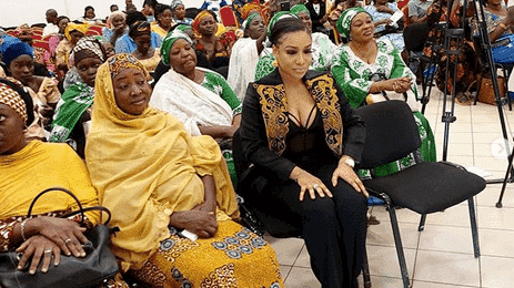 The moment Tonto Dikeh threw off her shoes after arriving at a wrong event  - Kemi Filani