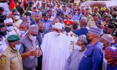 Buhari visits Kuje prison