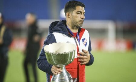 Luis Suarez wins Uruguayan title
